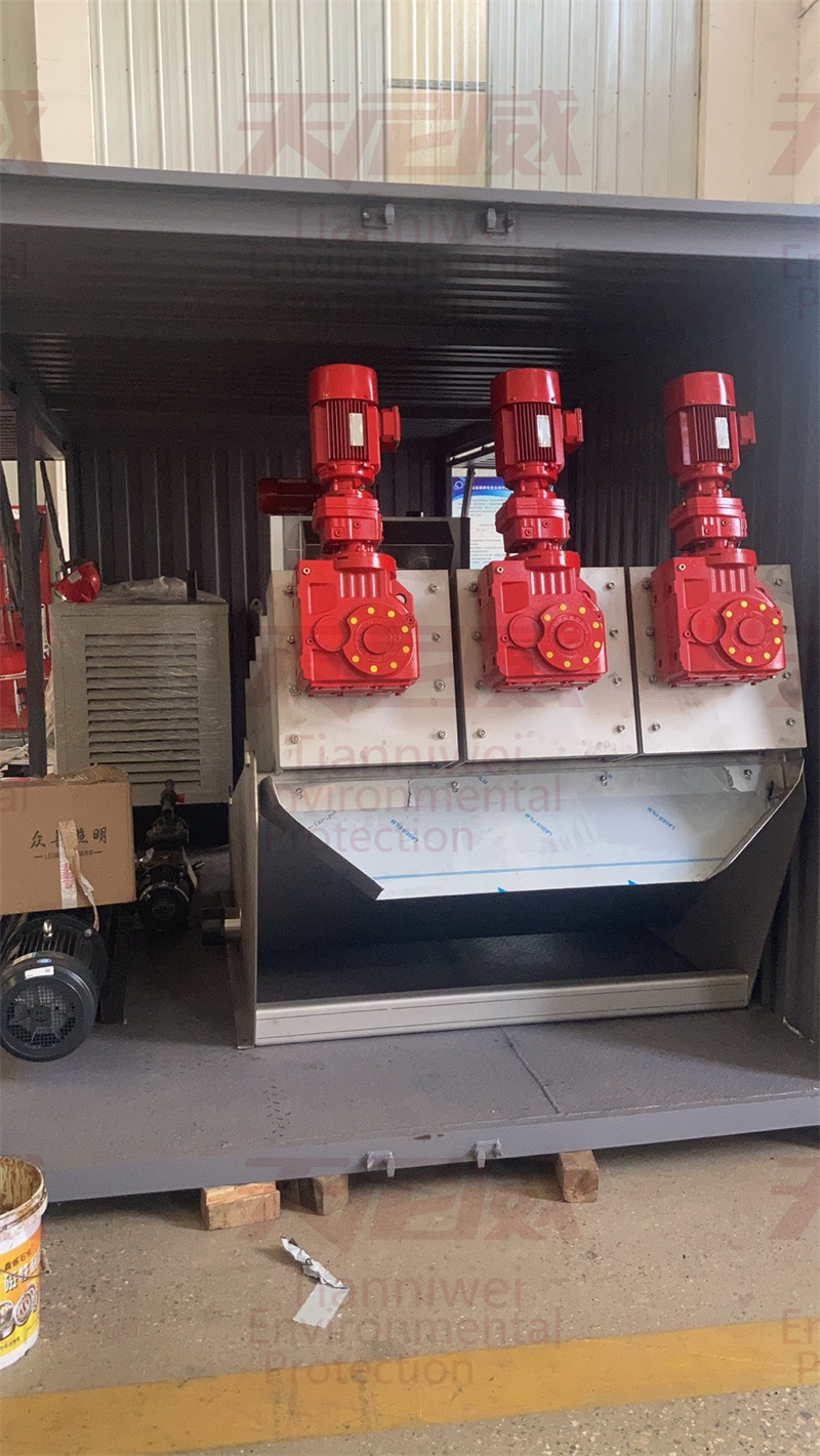 移动污泥脱水车，重塑河道清淤新生态！